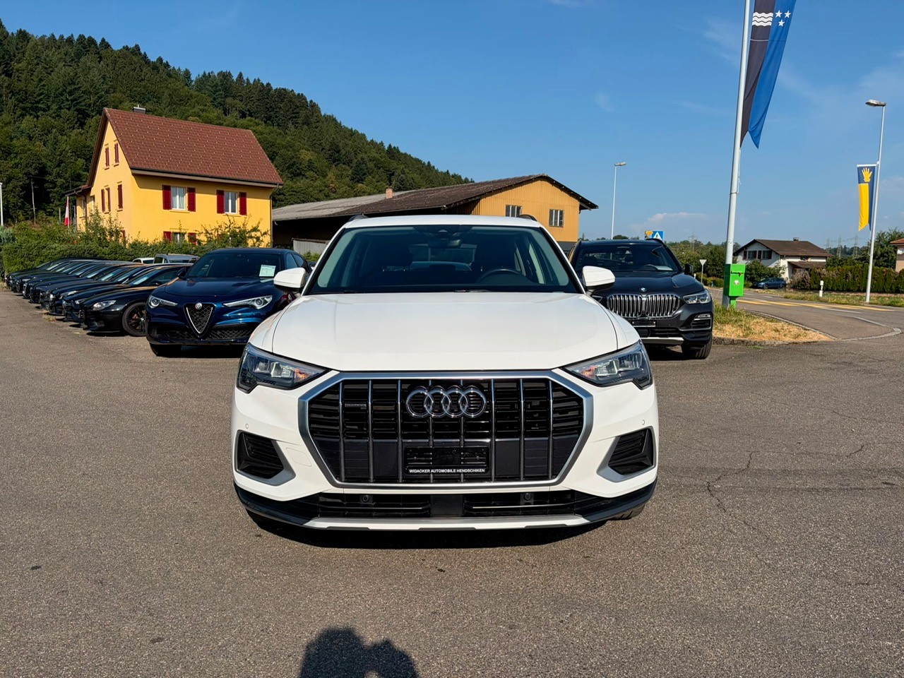 AUDI Q3 40 TFSI advanced quattro S-tronic-image-1