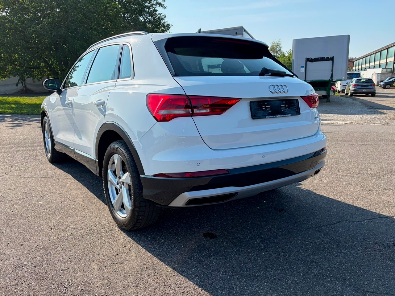 AUDI Q3 40 TFSI advanced quattro S-tronic-image-5