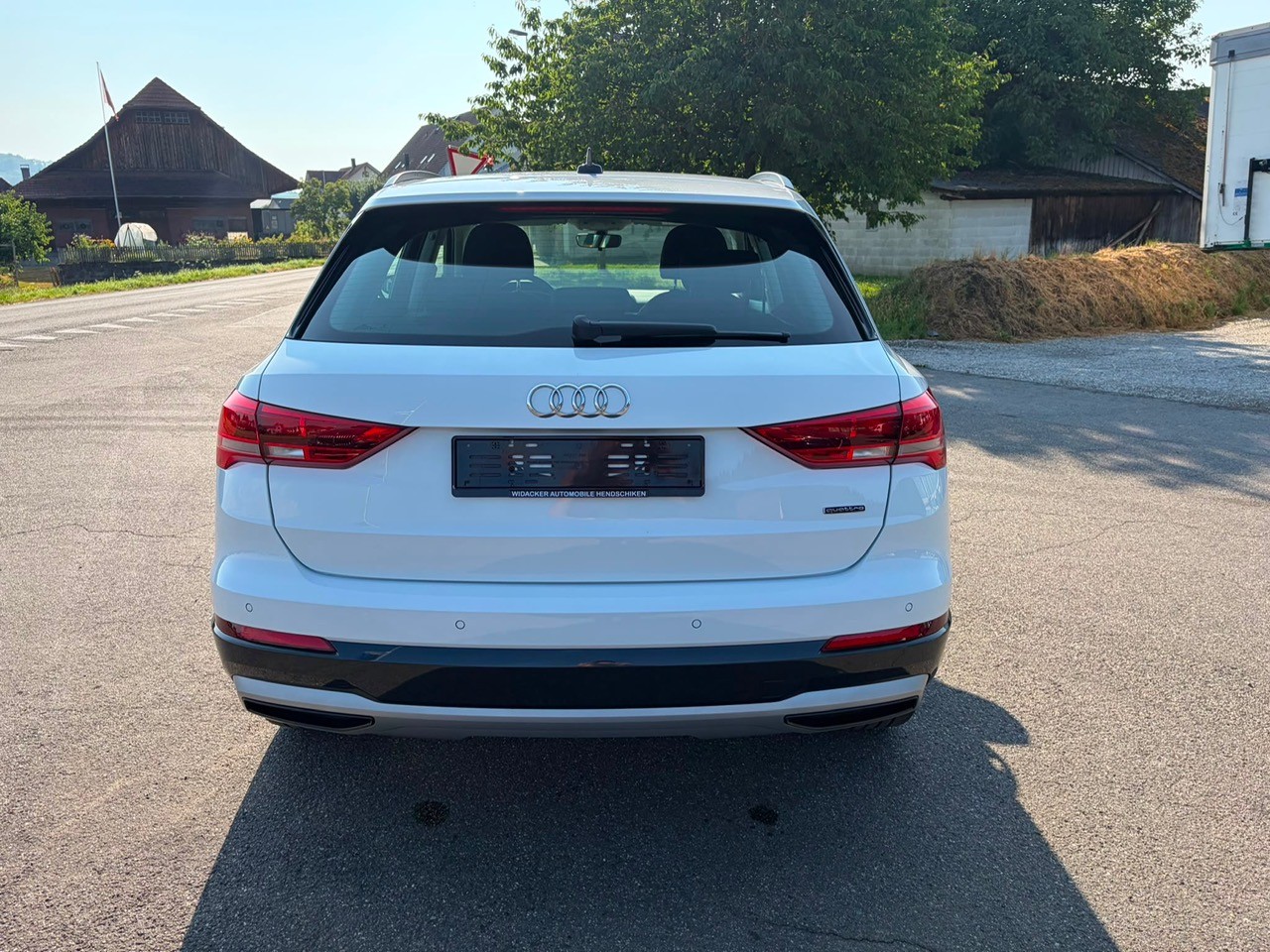 AUDI Q3 40 TFSI advanced quattro S-tronic-image-4