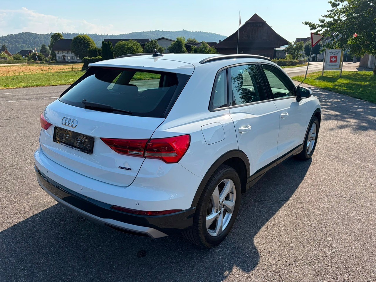 AUDI Q3 40 TFSI advanced quattro S-tronic-image-11