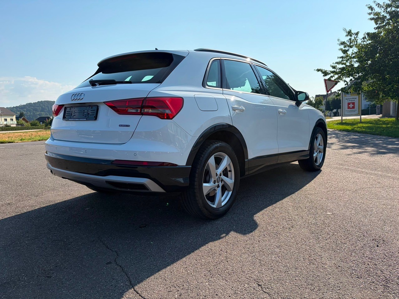AUDI Q3 40 TFSI advanced quattro S-tronic-image-3