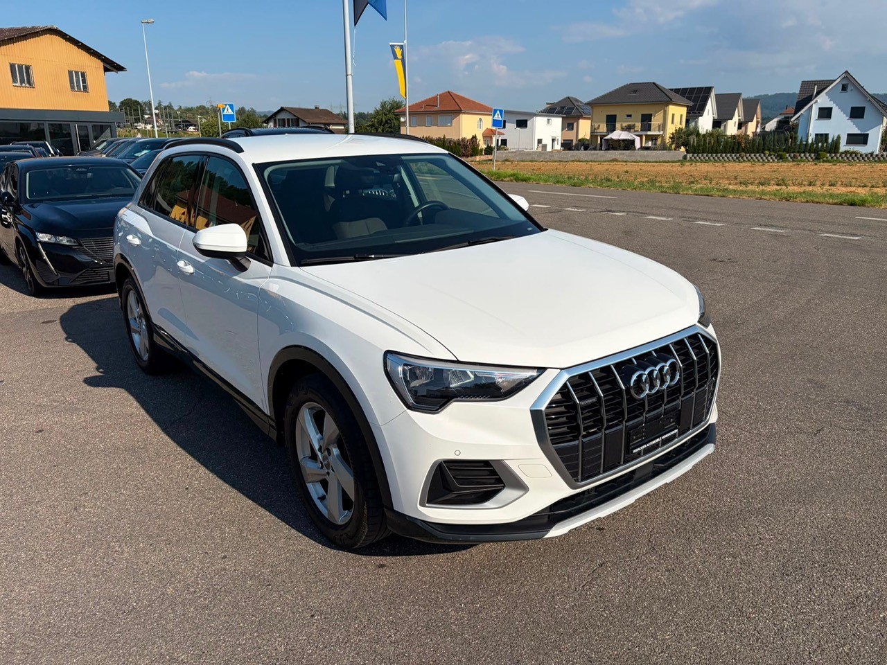AUDI Q3 40 TFSI advanced quattro S-tronic-image-13