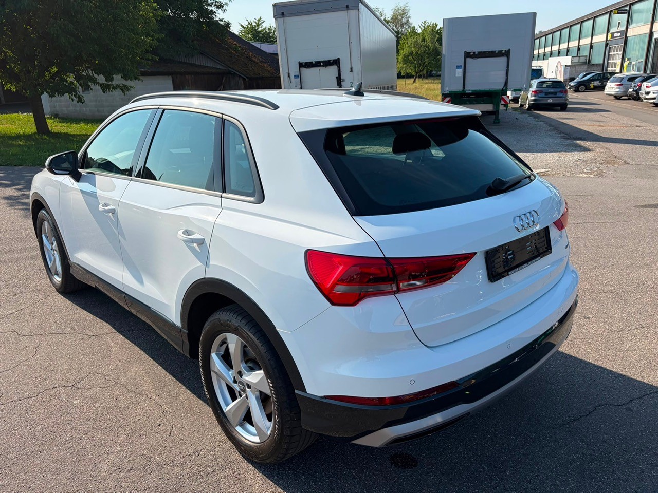 AUDI Q3 40 TFSI advanced quattro S-tronic-image-12