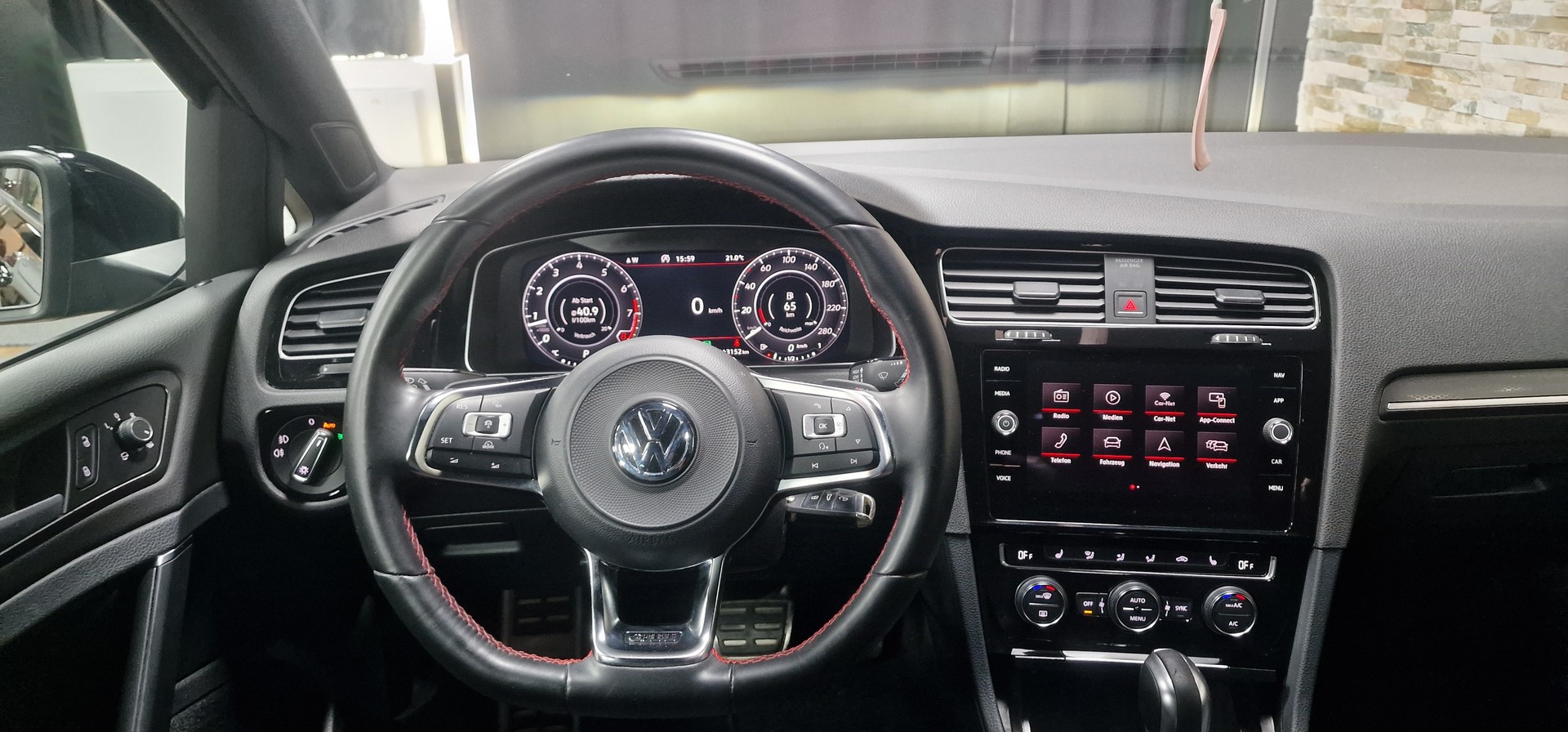 VW Golf 2.0 TSI GTI Performance DSG-image-13