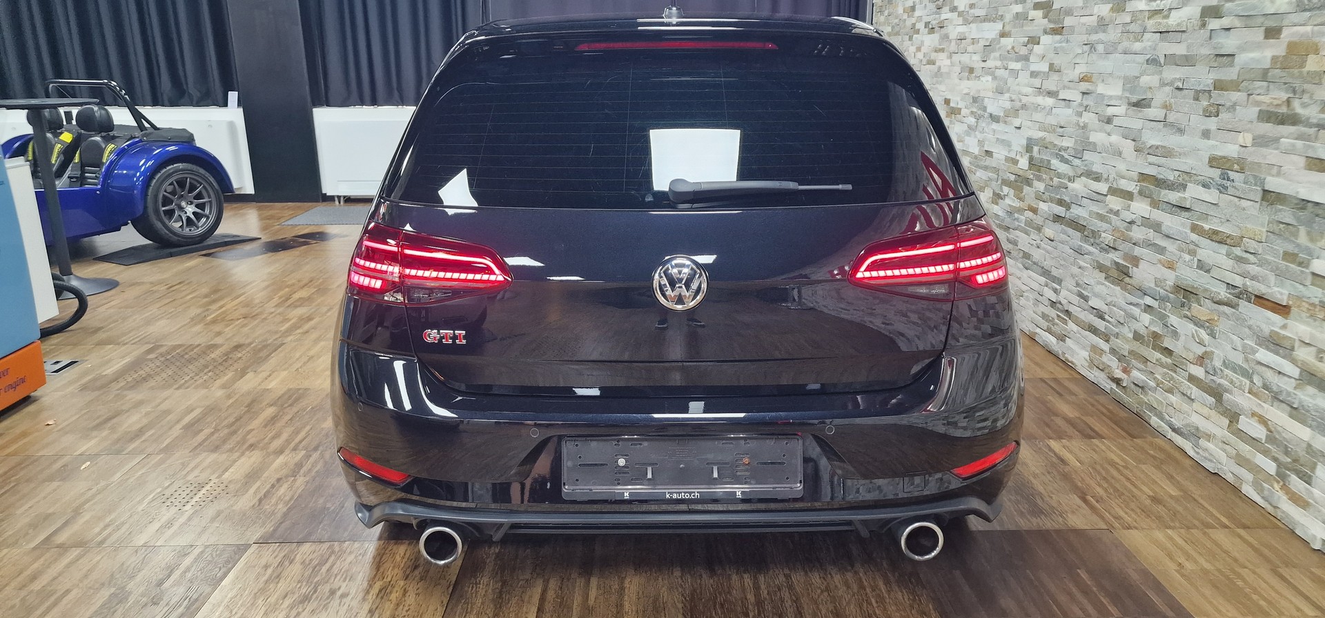 VW Golf 2.0 TSI GTI Performance DSG-image-2