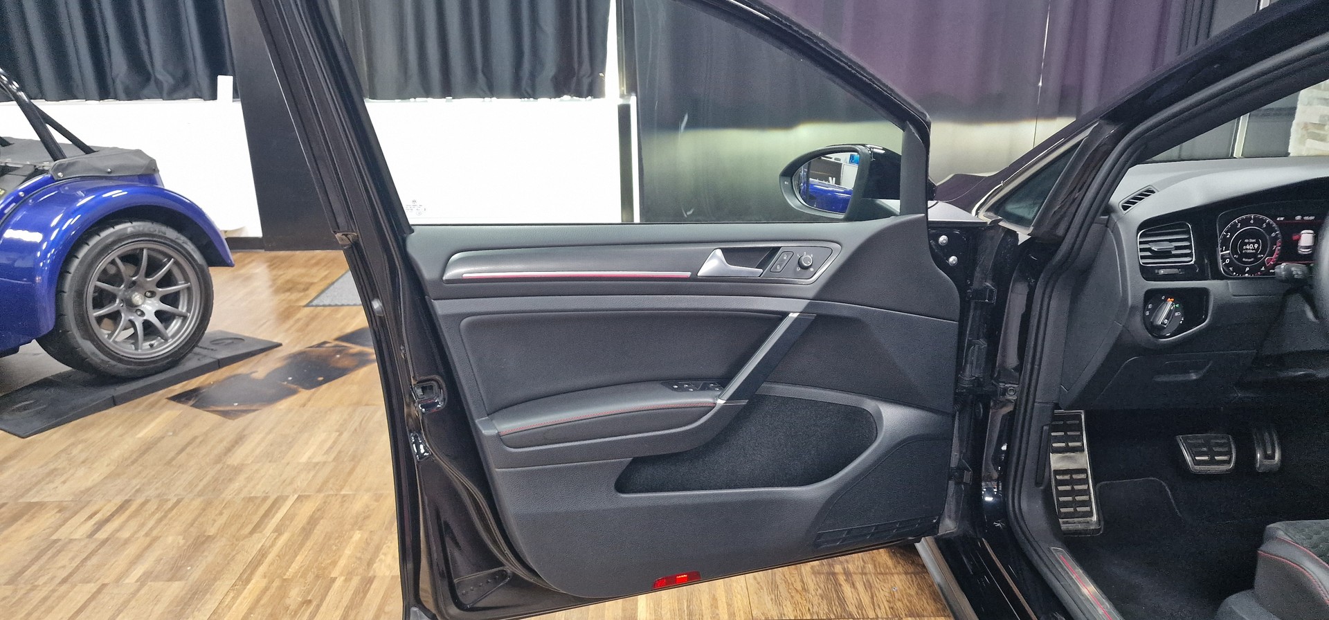 VW Golf 2.0 TSI GTI Performance DSG-image-9