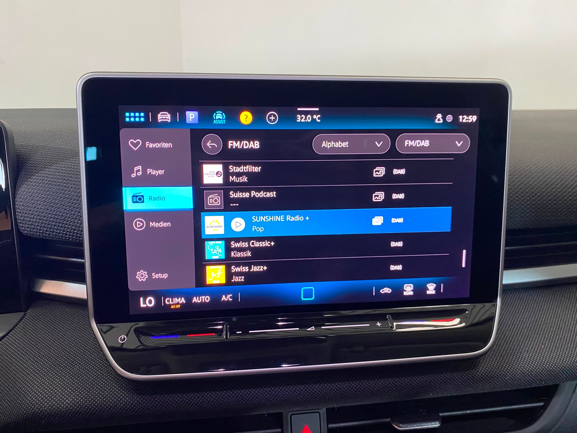 VW T-Roc 1.5 eTSI mHEV Trend DSG-image-12