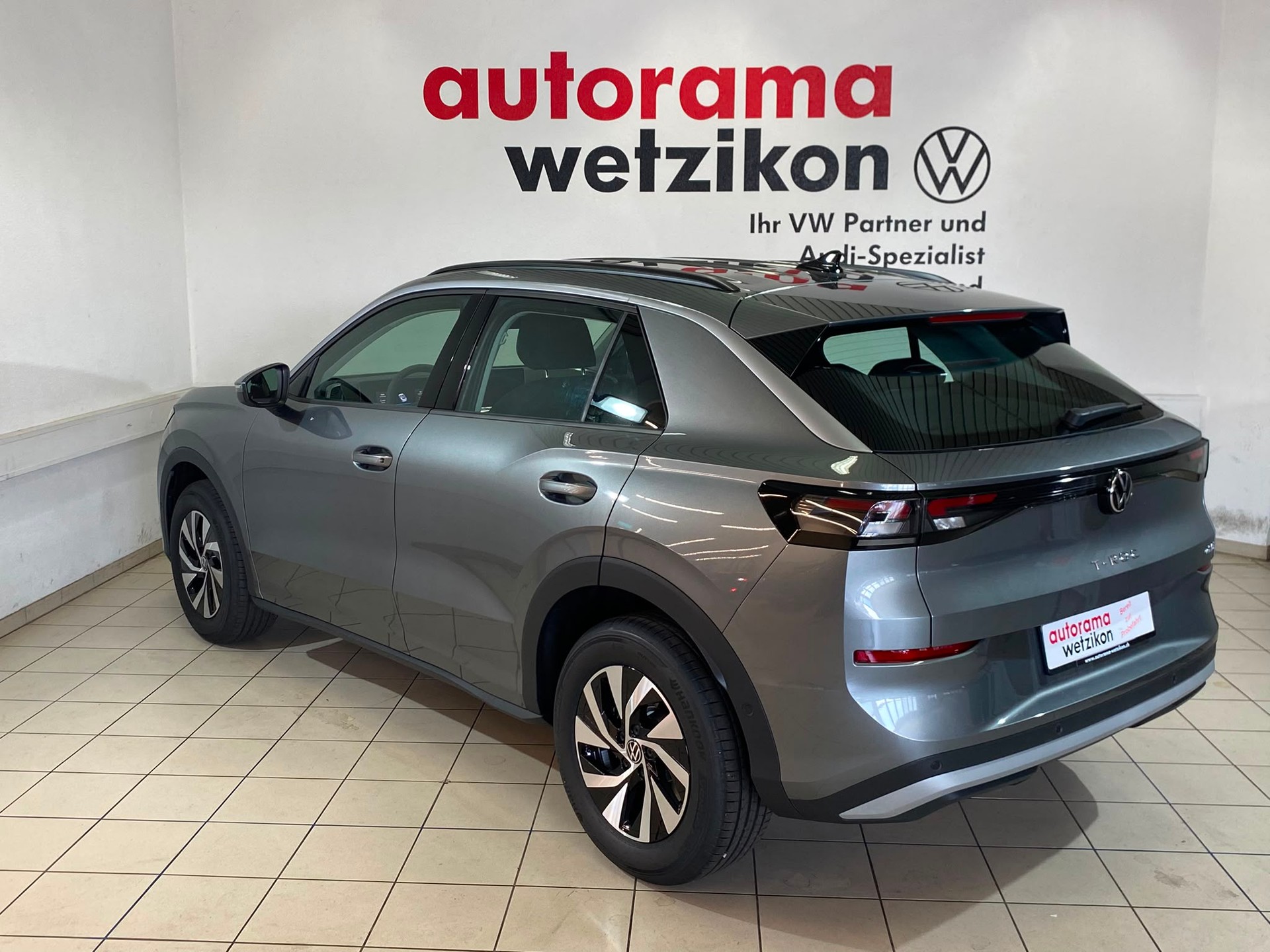 VW T-Roc 1.5 eTSI mHEV Trend DSG-image-2