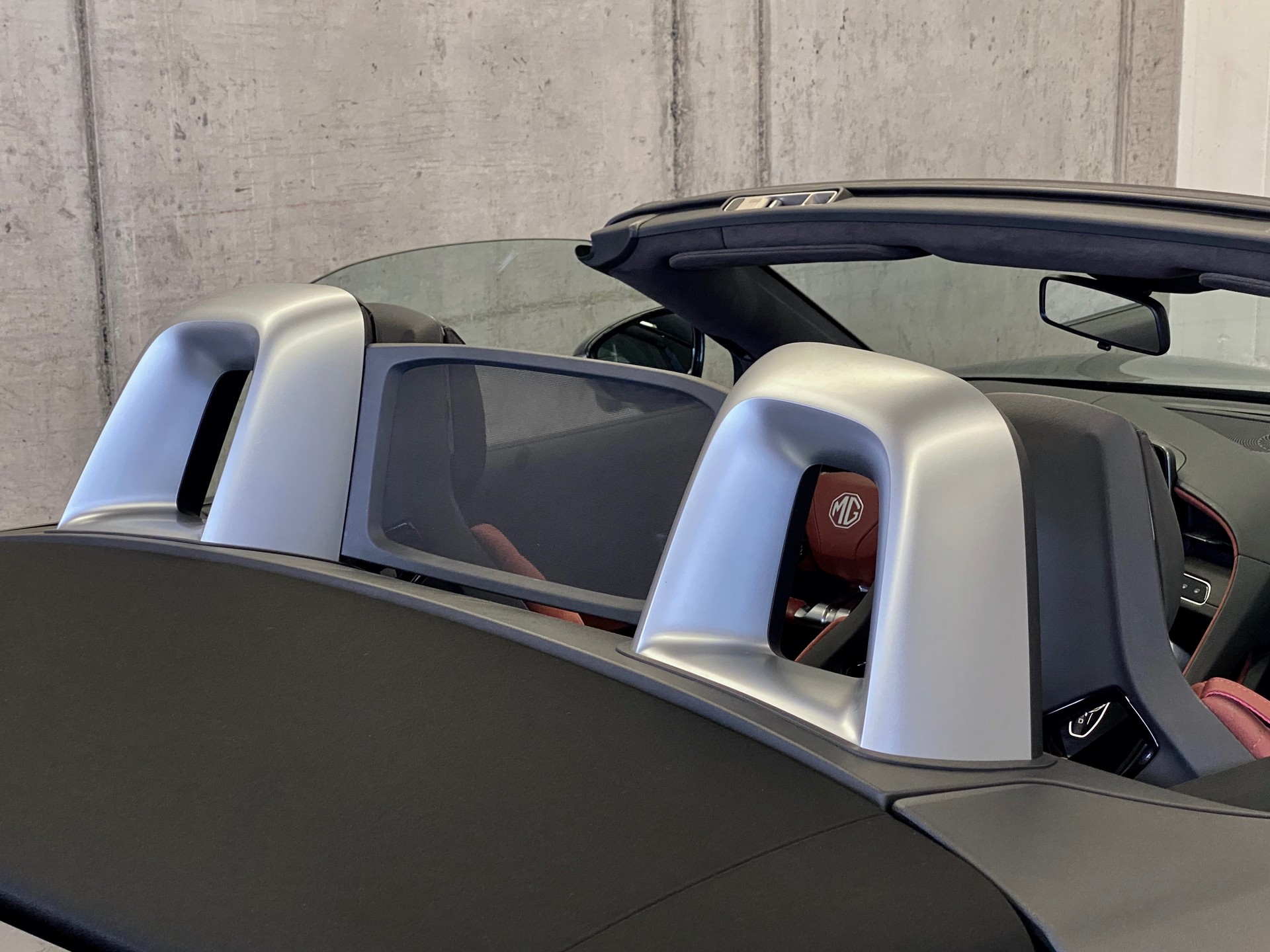MG Cyberster*77kWh*Swiss*4WD*-image-9