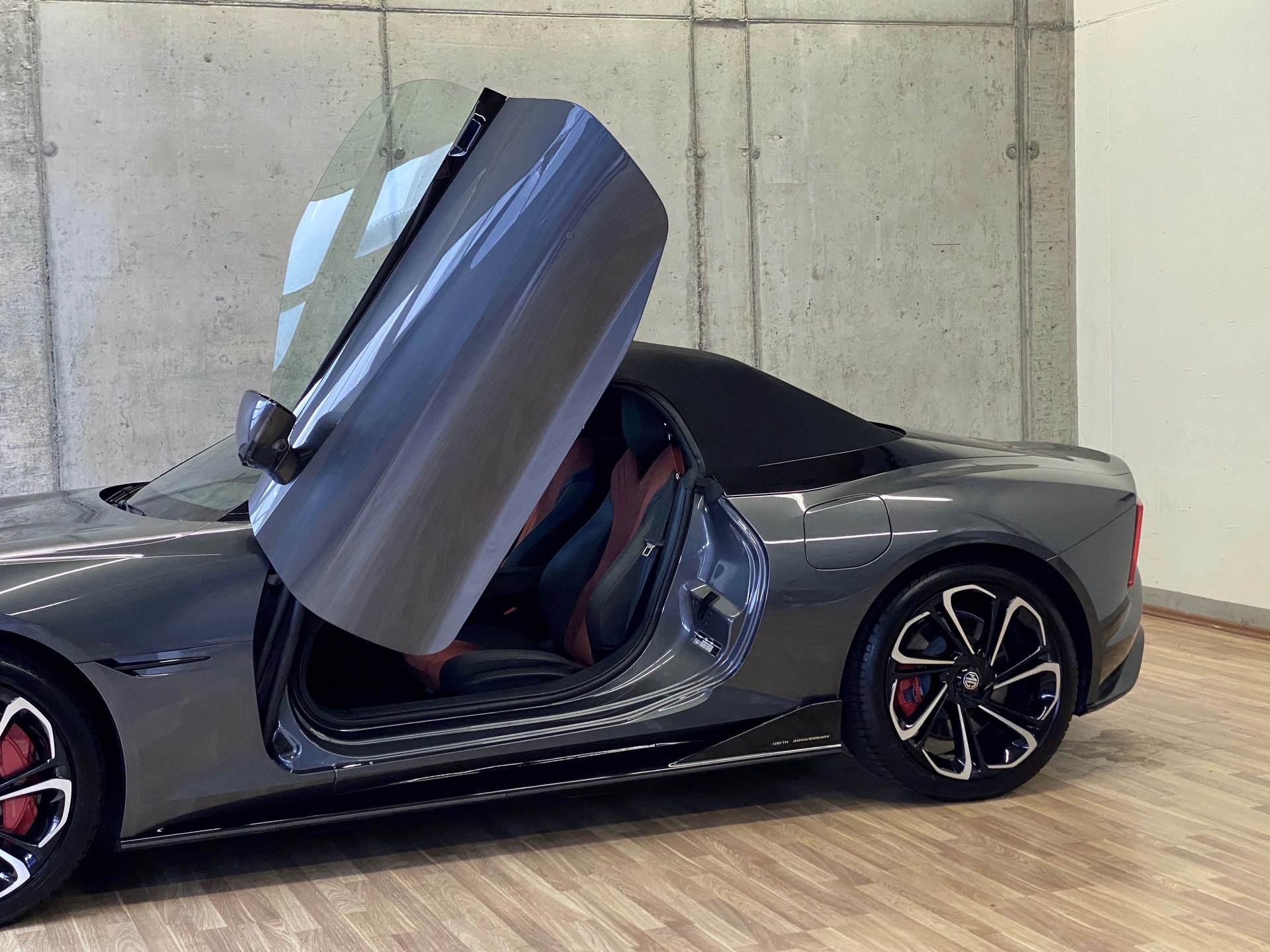 MG Cyberster*77kWh*Swiss*4WD*-showroom-element-3