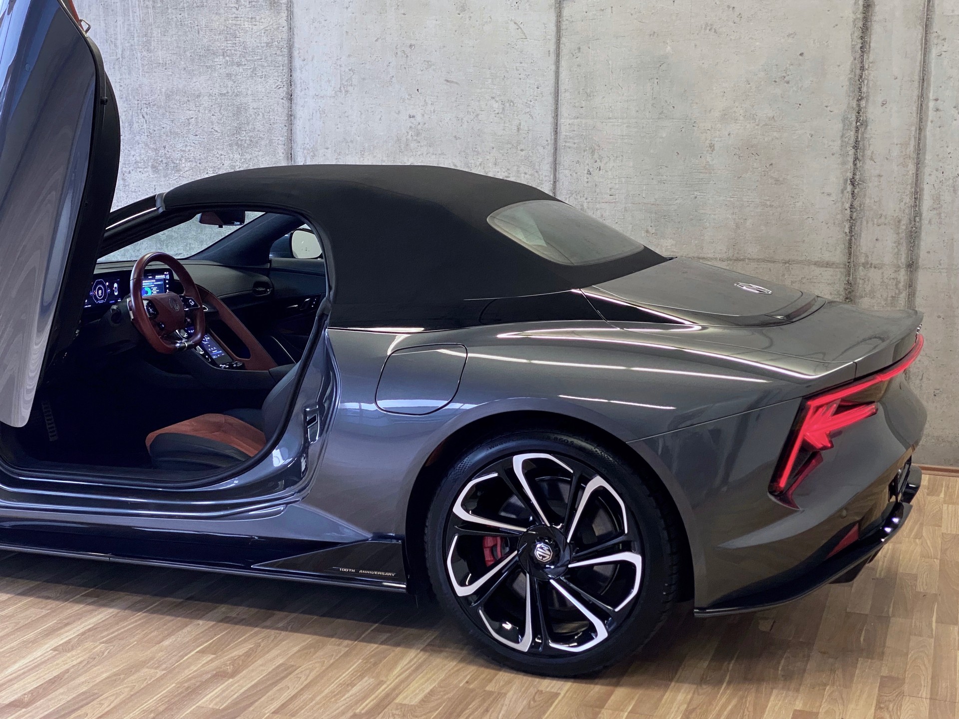 MG Cyberster*77kWh*Swiss*4WD*-image-4
