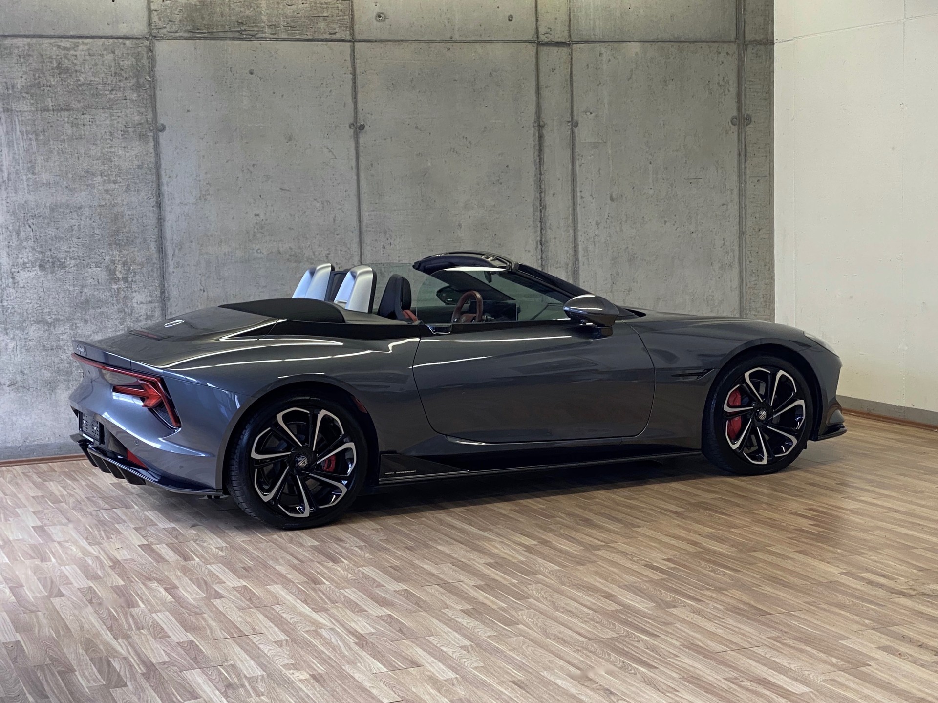 MG Cyberster*77kWh*Swiss*4WD*-image-28