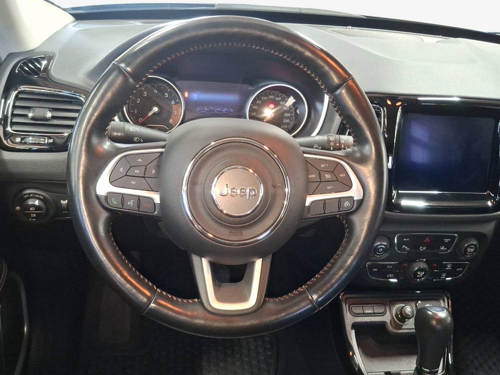 JEEP Compass 4x2 1.3 Turbo Limited DKG-image-9