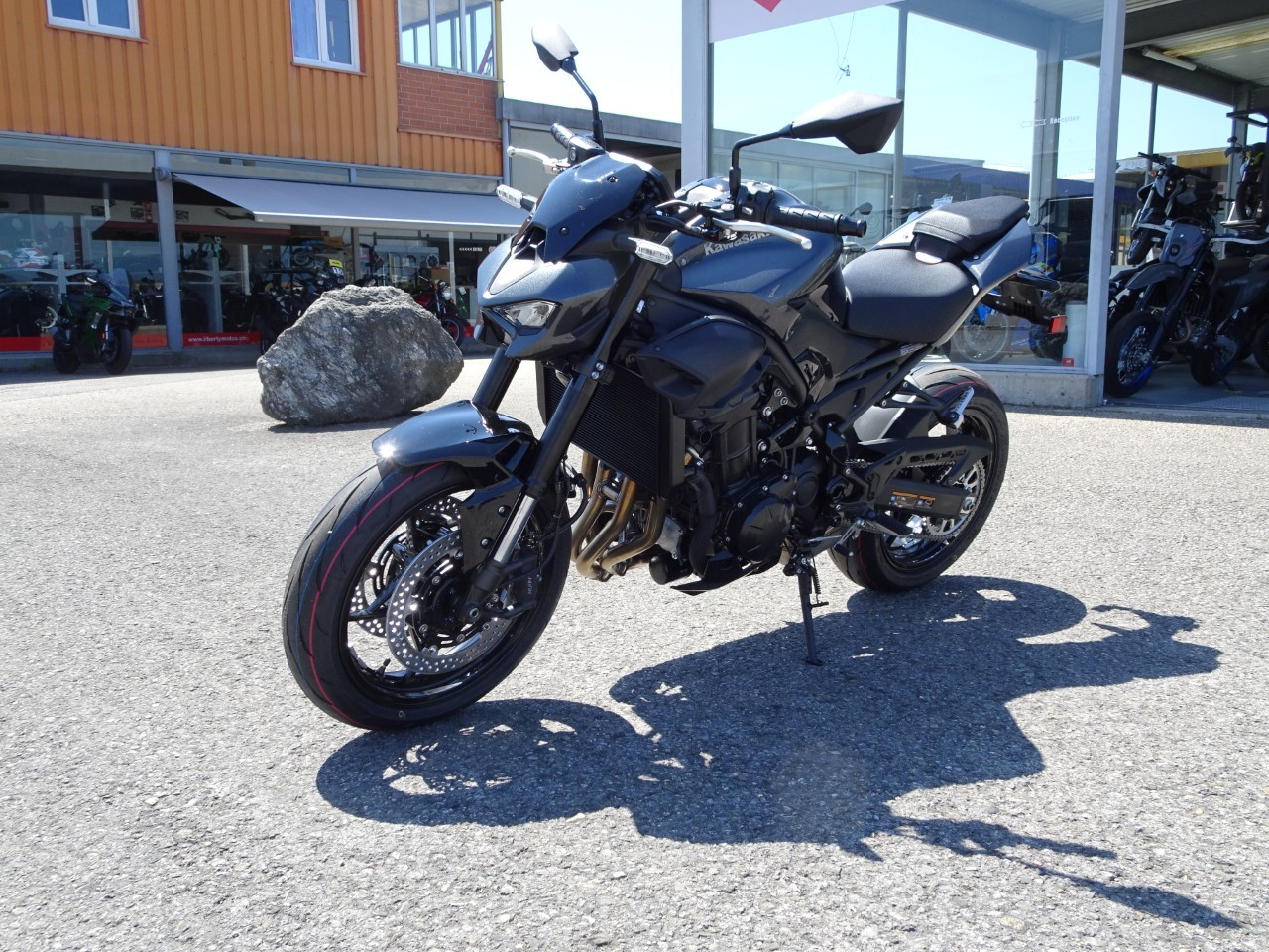 KAWASAKI Z 900-showroom-element-3