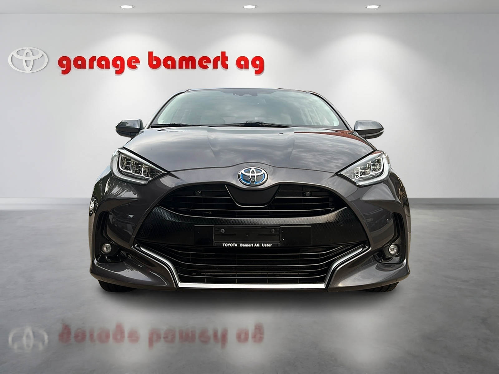 TOYOTA Yaris 1.5 VVT-i HSD Premium-image-1