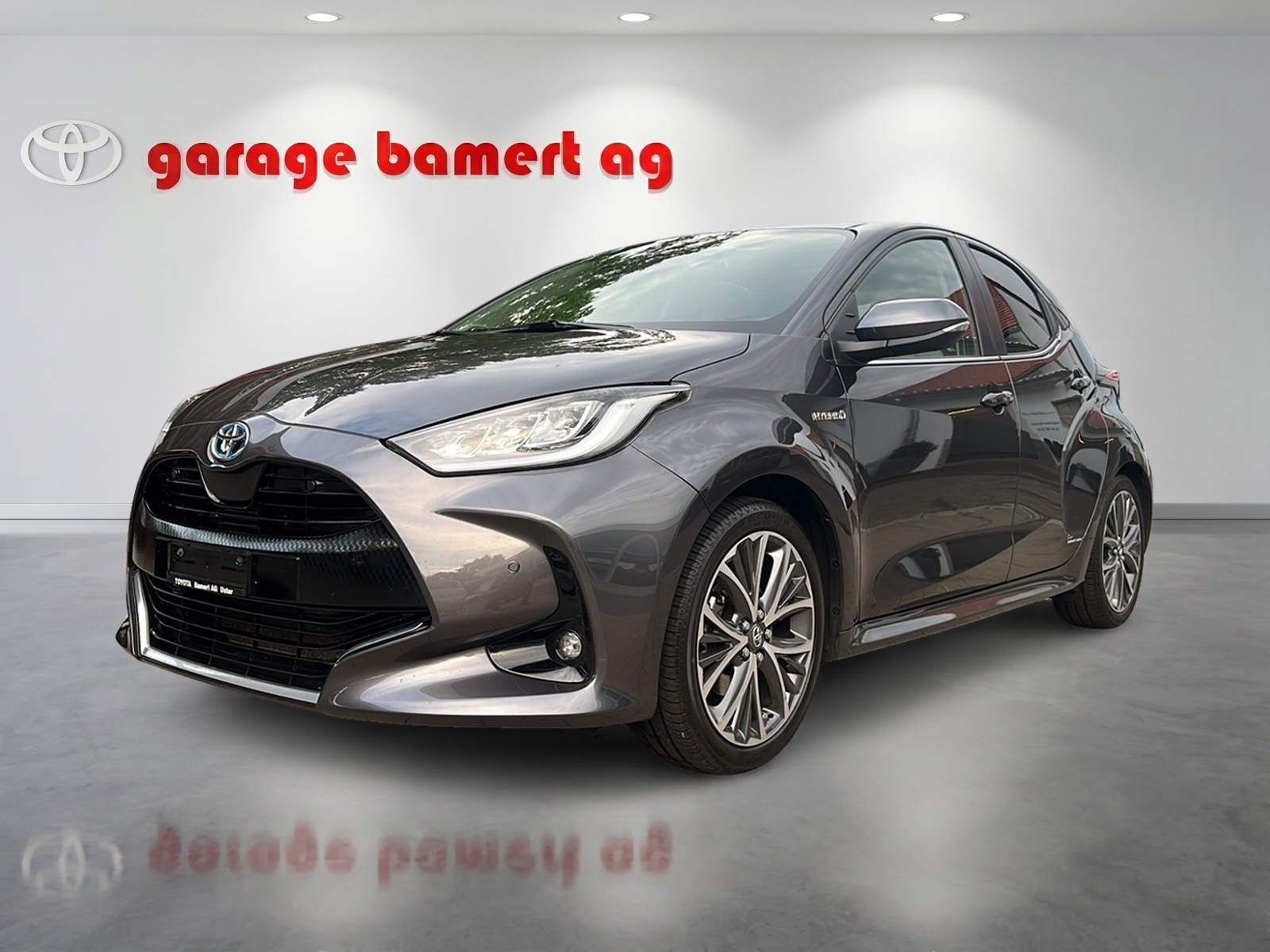 TOYOTA Yaris 1.5 VVT-i HSD Premium-image-0