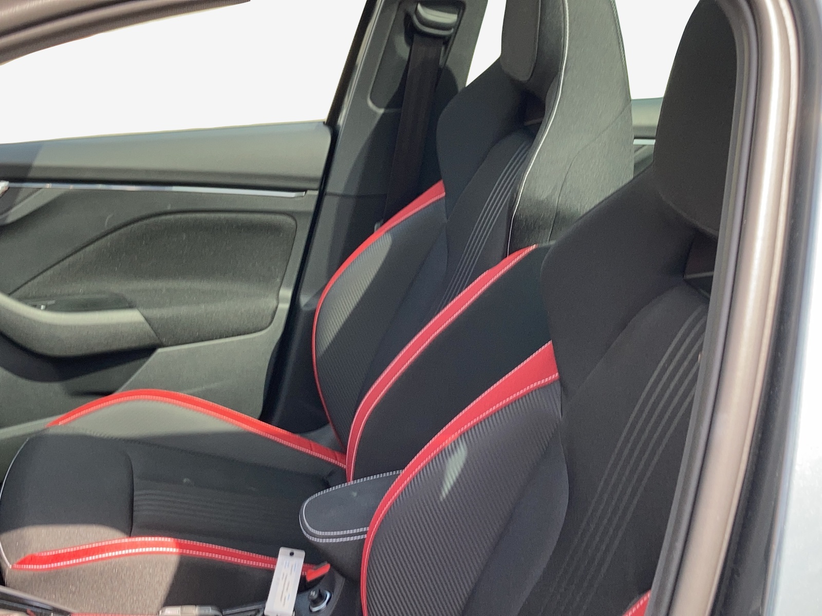 SKODA Kamiq 1.5 TSI ACT Monte Carlo DSG-image-15