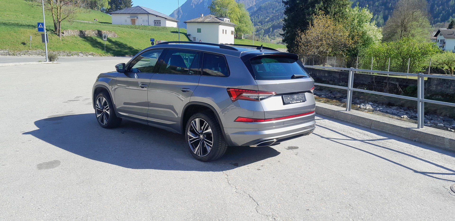 SKODA Kodiaq 2.0 TSI 4x4 RS-image-2
