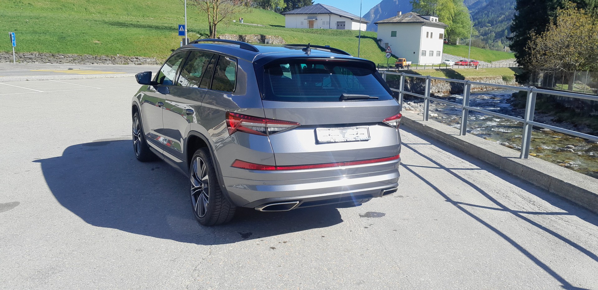 SKODA Kodiaq 2.0 TSI 4x4 RS-image-3