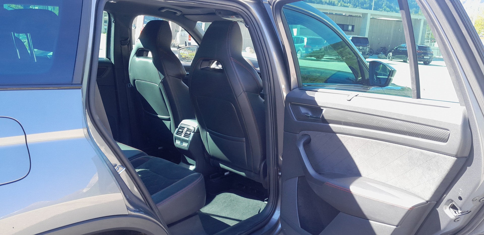 SKODA Kodiaq 2.0 TSI 4x4 RS-image-7