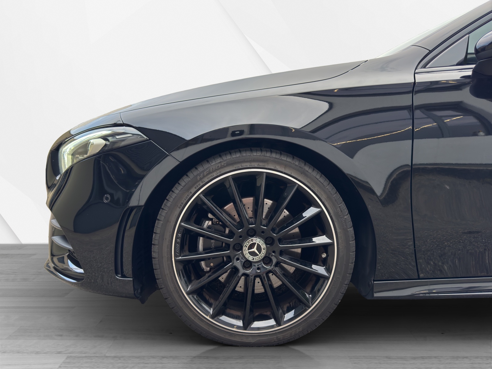MERCEDES-BENZ A 220 AMG Line 7G-DCT 4Matic-image-15