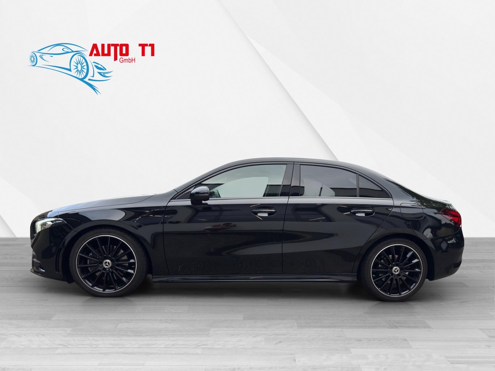 MERCEDES-BENZ A 220 AMG Line 7G-DCT 4Matic-image-2