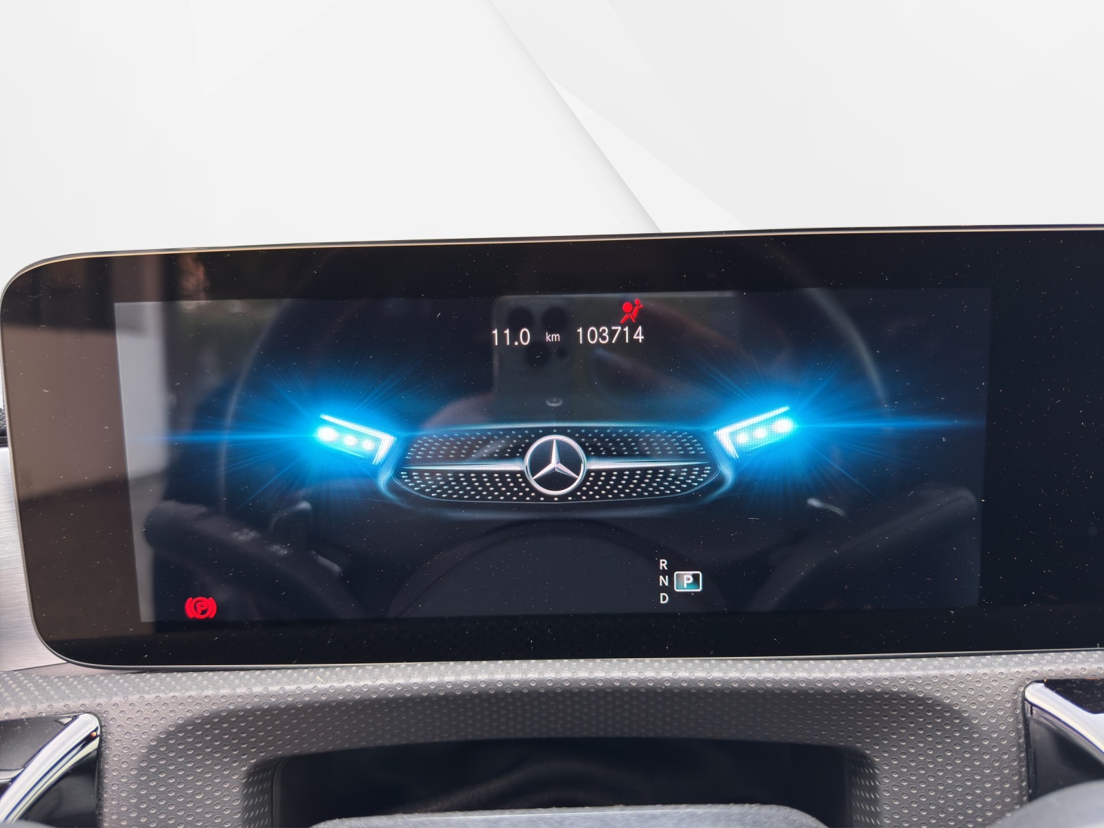 MERCEDES-BENZ A 220 AMG Line 7G-DCT 4Matic-image-10
