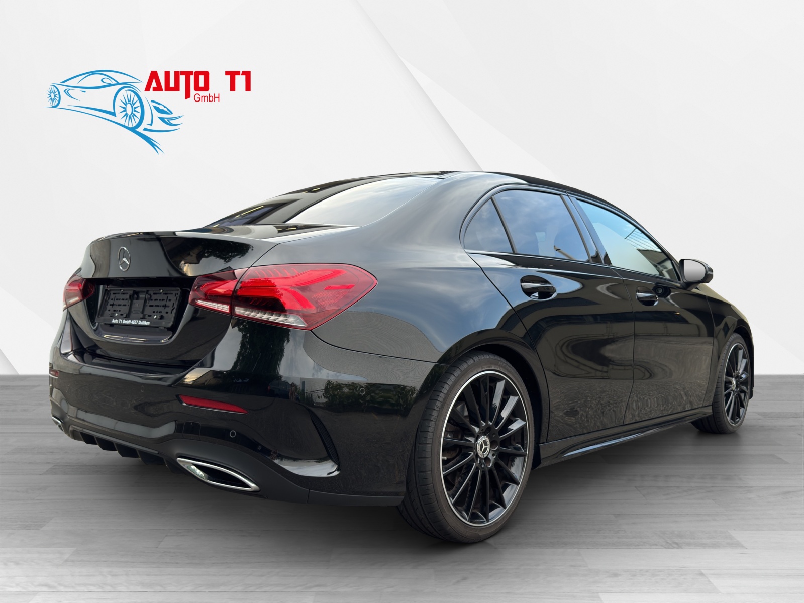 MERCEDES-BENZ A 220 AMG Line 7G-DCT 4Matic-image-5