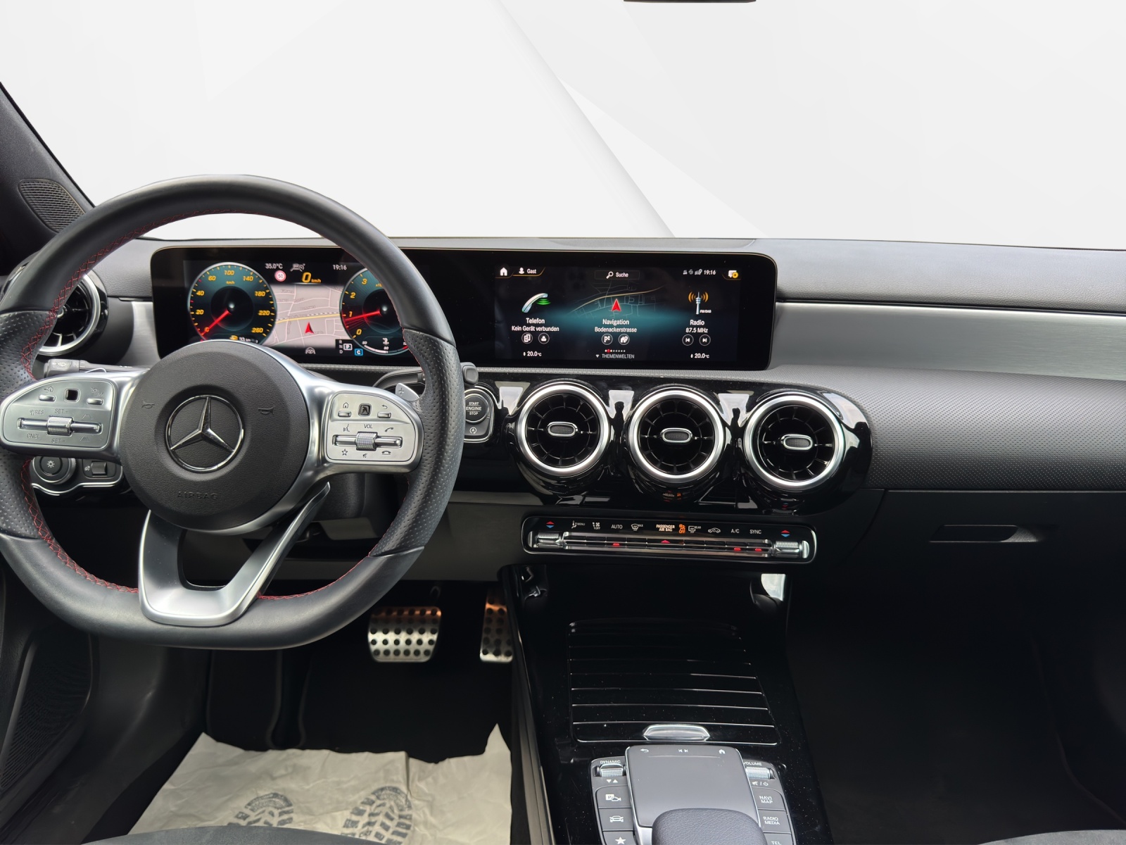 MERCEDES-BENZ A 220 AMG Line 7G-DCT 4Matic-image-11