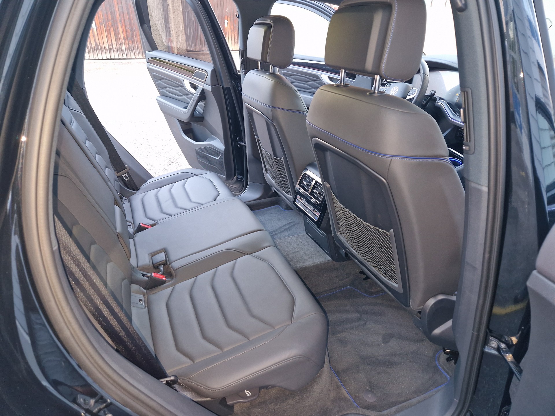 VW Touareg 3.0 TSI eHybrid R Tiptronic mit 5 Jahre 100tkm VW Werksgarantie-image-14