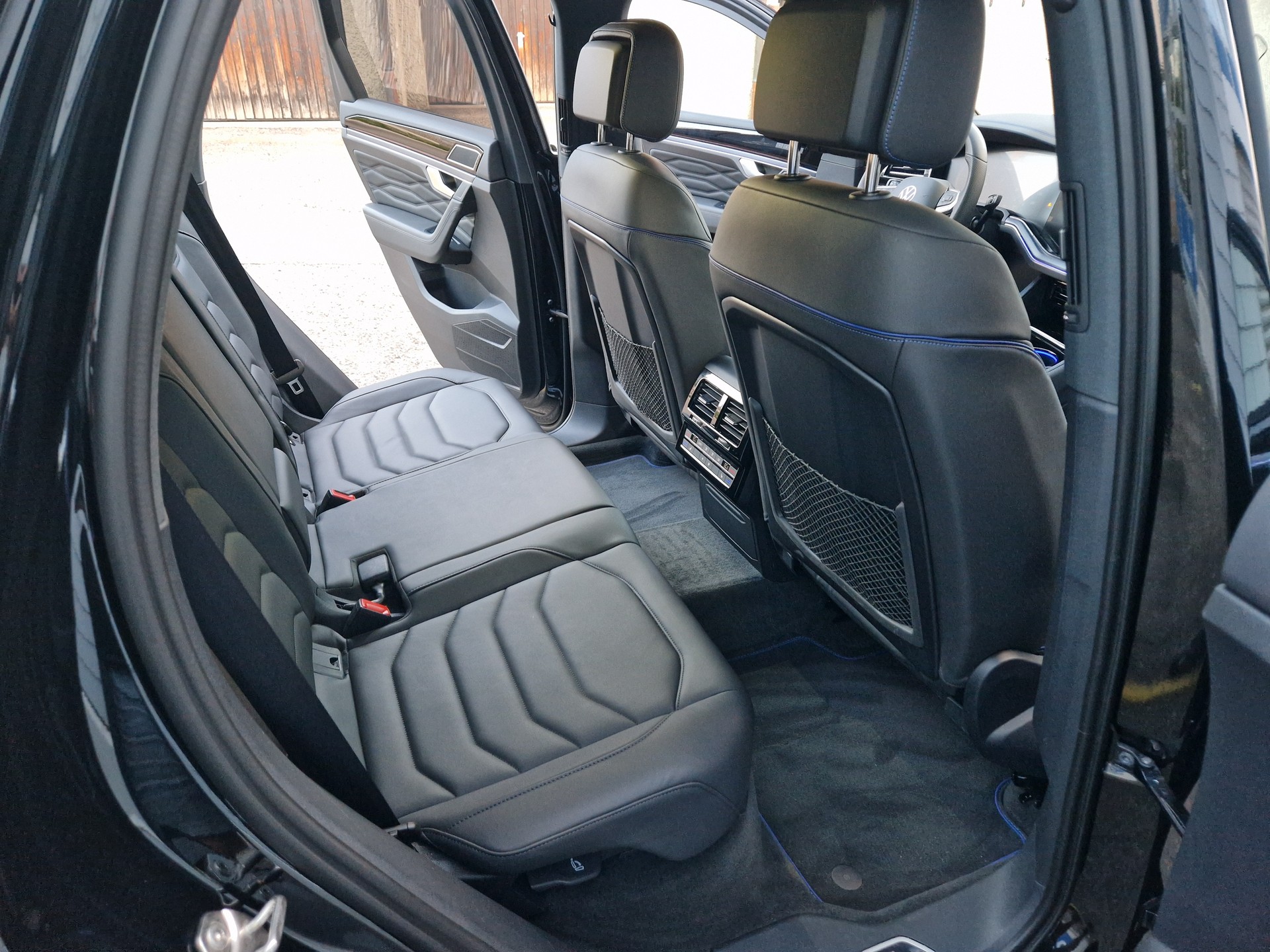 VW Touareg 3.0 TSI eHybrid R Tiptronic mit 5 Jahre 100tkm VW Werksgarantie-image-13