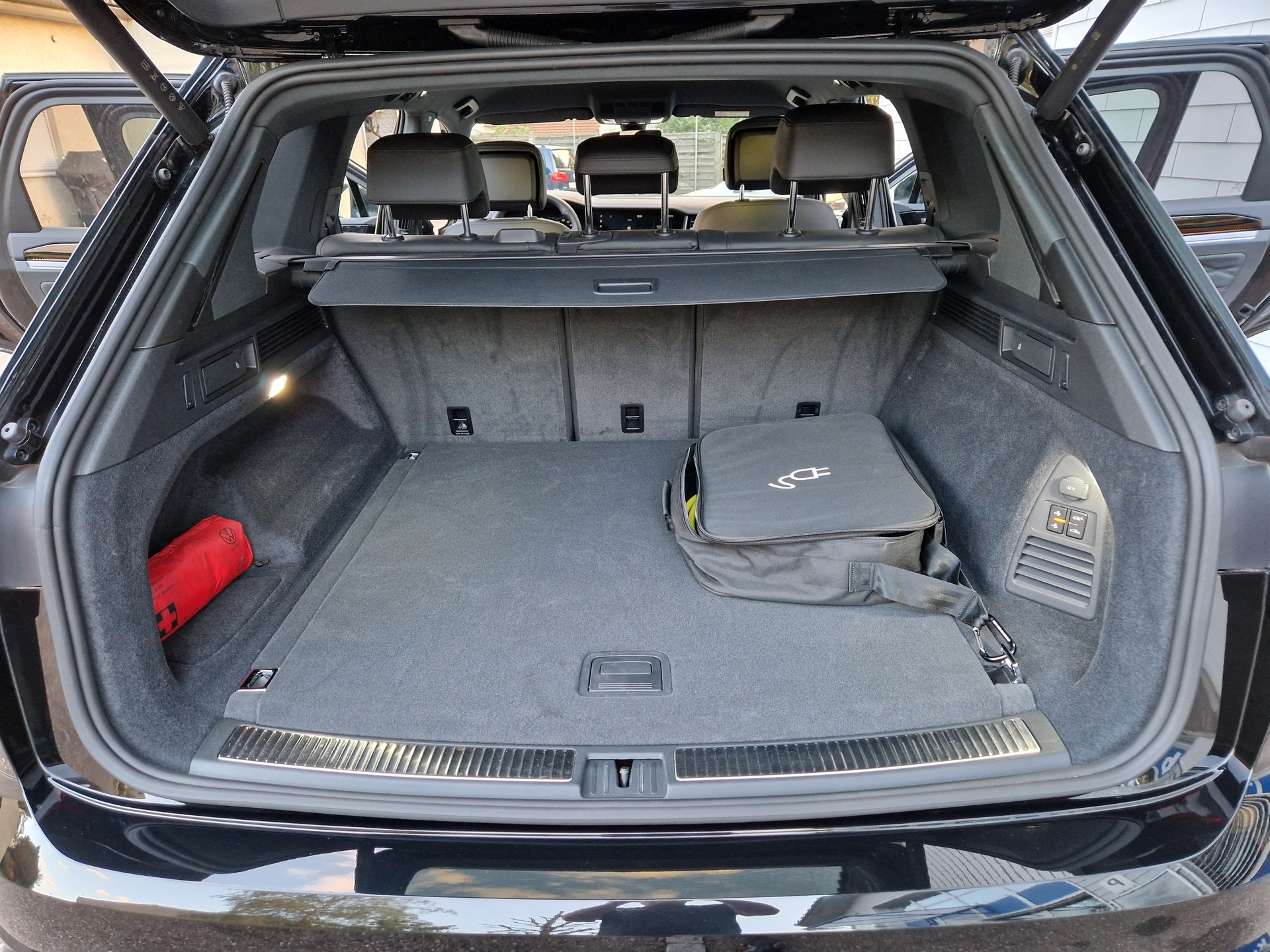 VW Touareg 3.0 TSI eHybrid R Tiptronic mit 5 Jahre 100tkm VW Werksgarantie-image-15