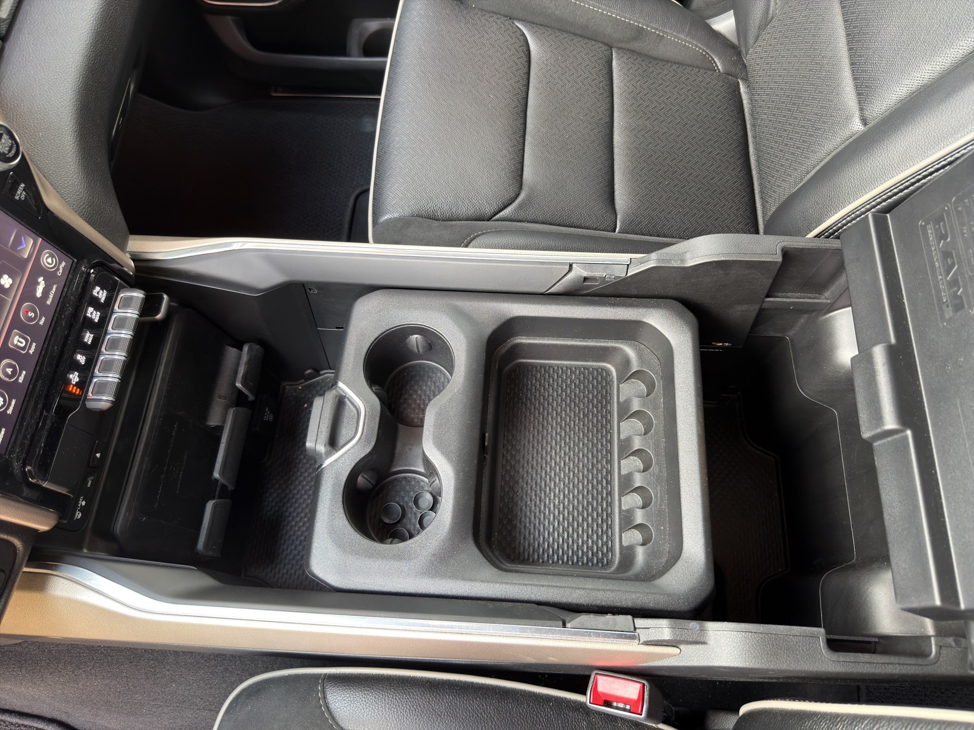 DODGE 1500 5.7 LARAMIE BLACK-image-23