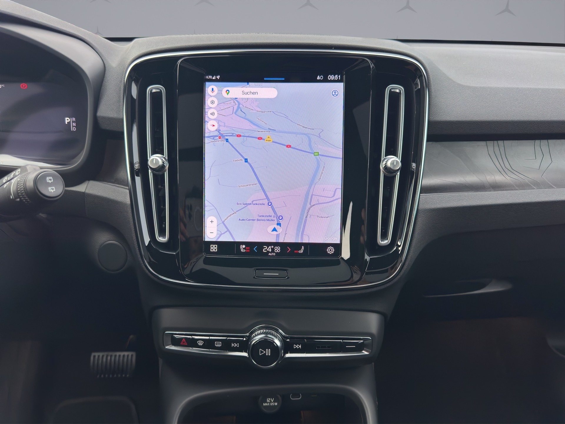 VOLVO XC40 P8 Twin Ultimate AWD-image-16