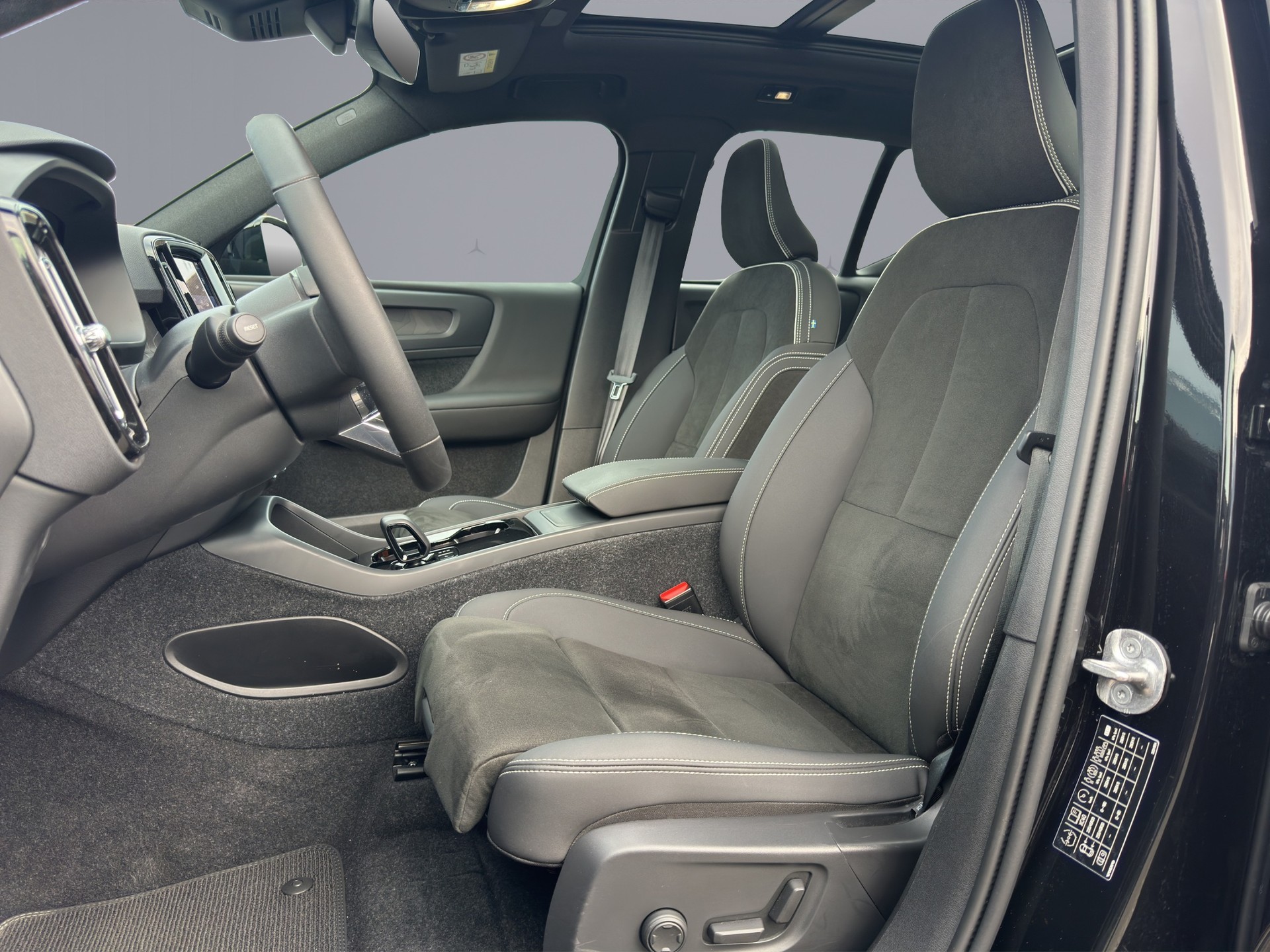 VOLVO XC40 P8 Twin Ultimate AWD-image-10