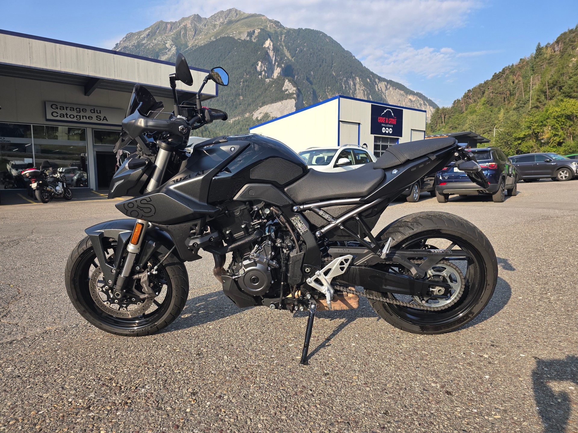 SUZUKI GSX 8 S-image-10