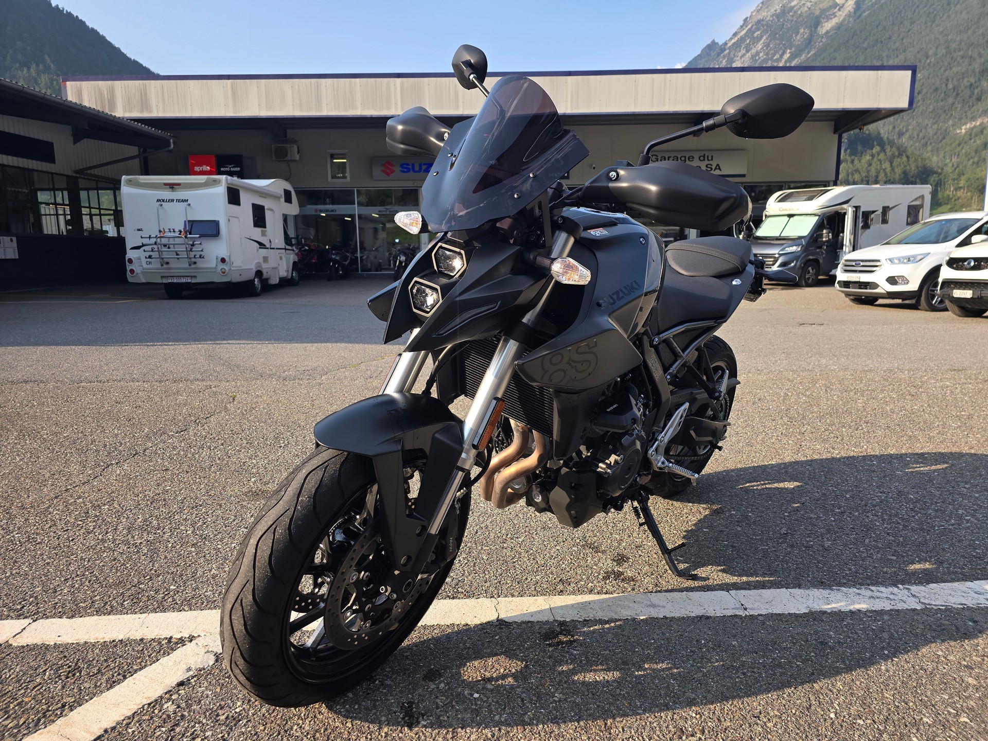 SUZUKI GSX 8 S-image-6