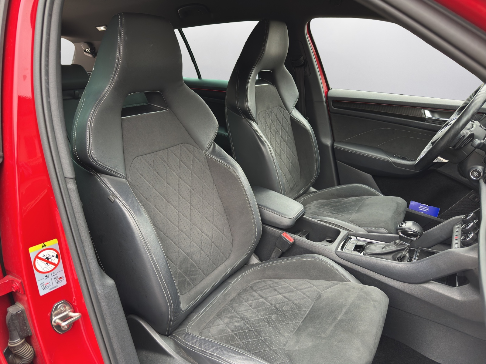 SKODA Kodiaq 2.0 TSI 4x4 SportLine-image-13