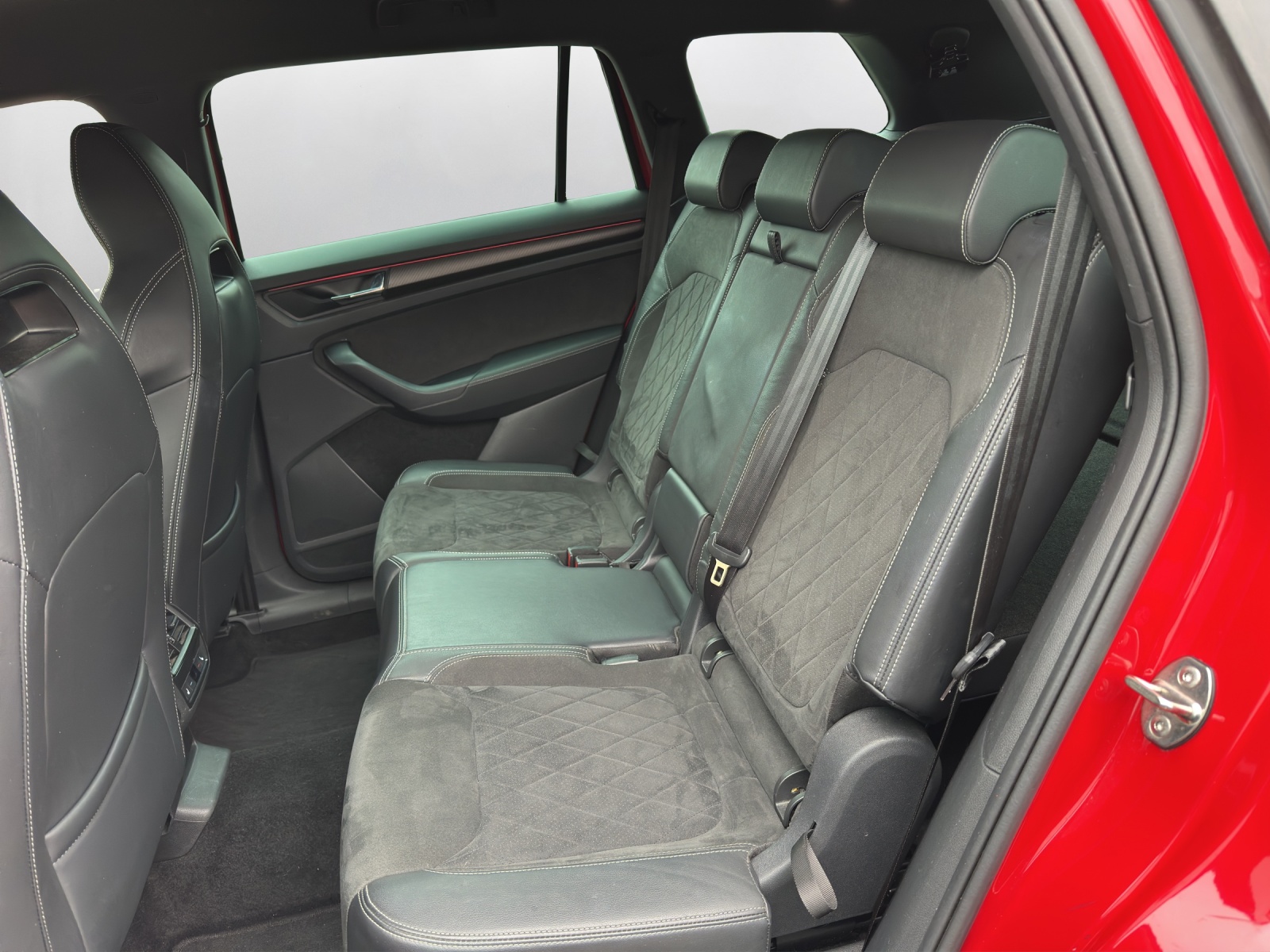 SKODA Kodiaq 2.0 TSI 4x4 SportLine-image-10