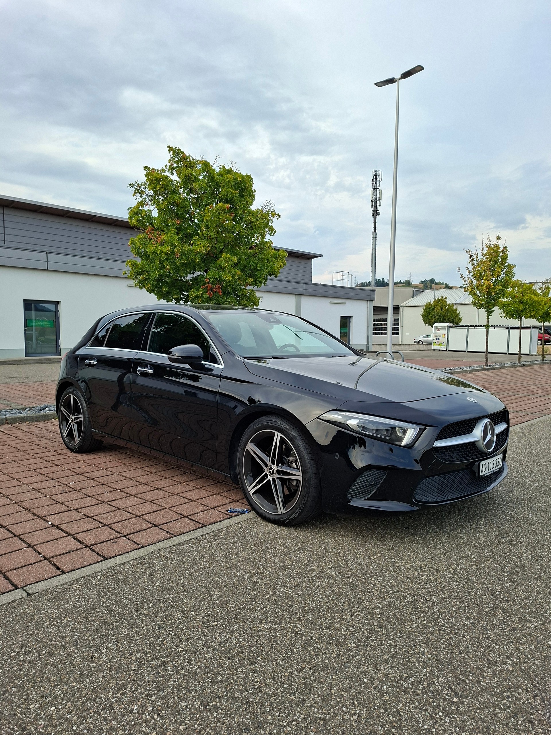 MERCEDES-BENZ A 200 d-image-4