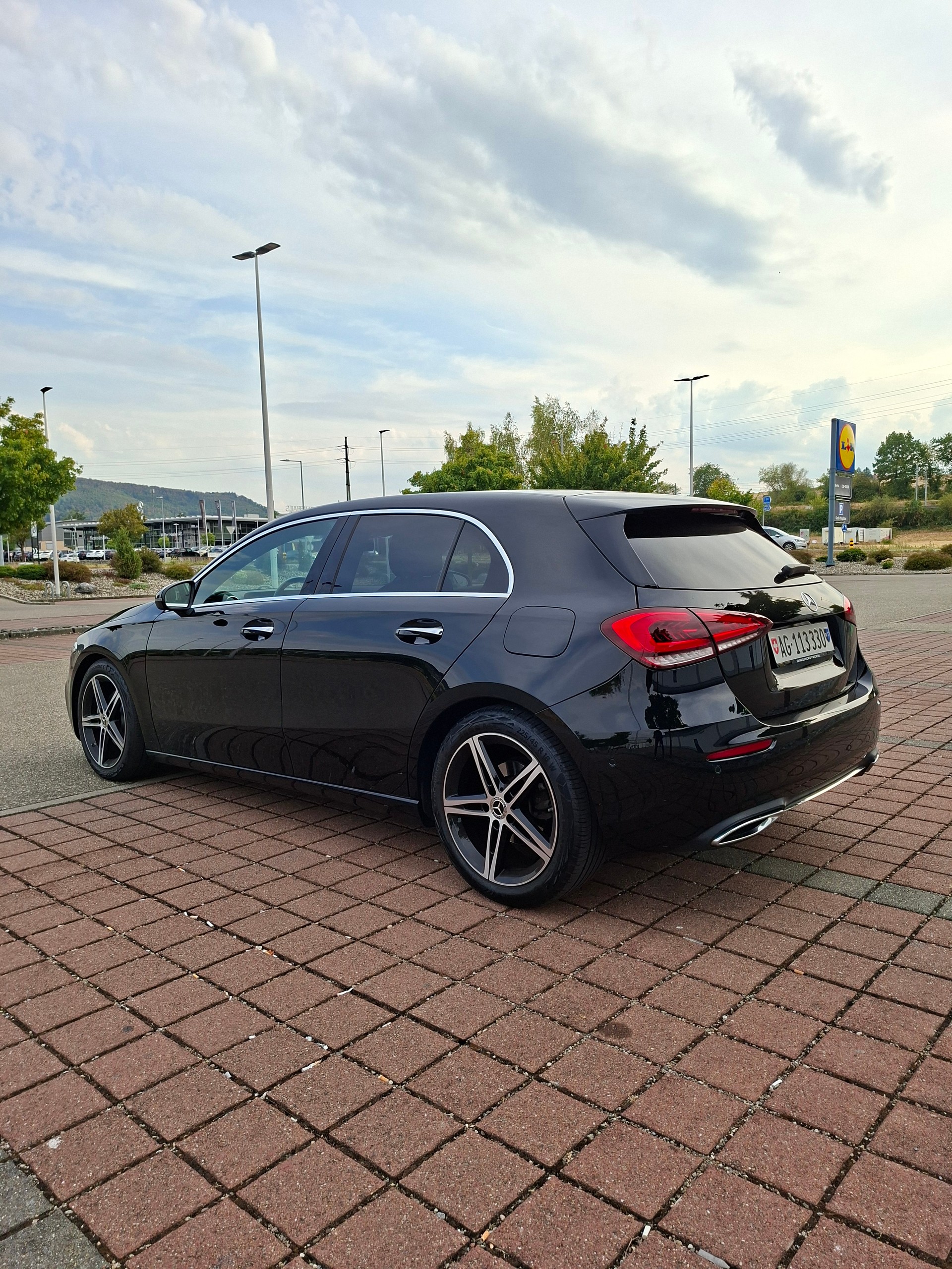 MERCEDES-BENZ A 200 d-image-2