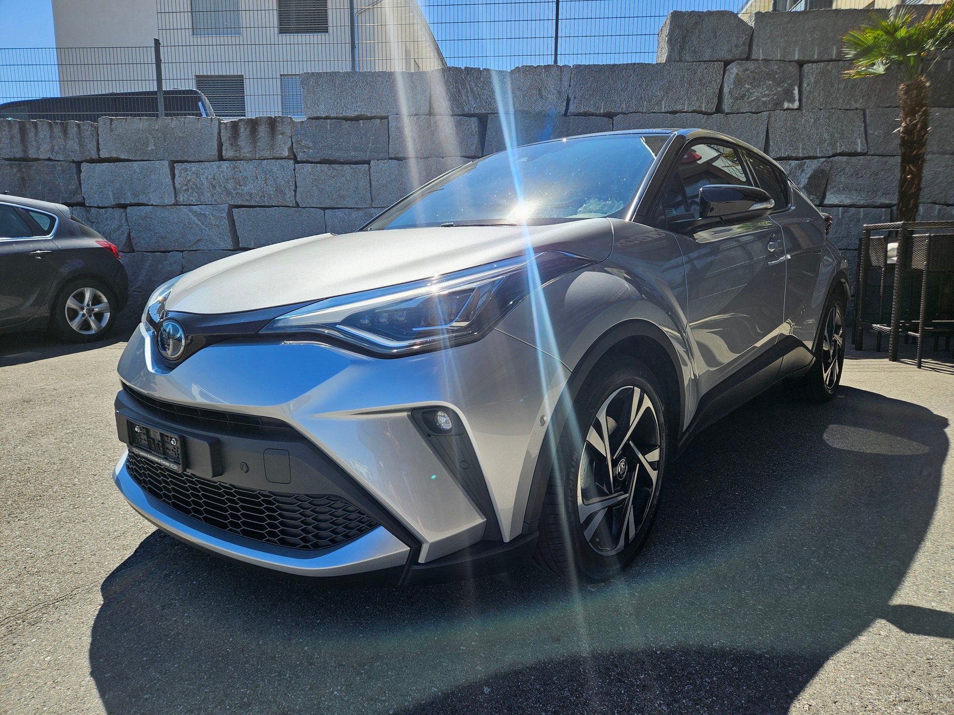 TOYOTA C-HR 2.0 HSD CVT Trend-image-2