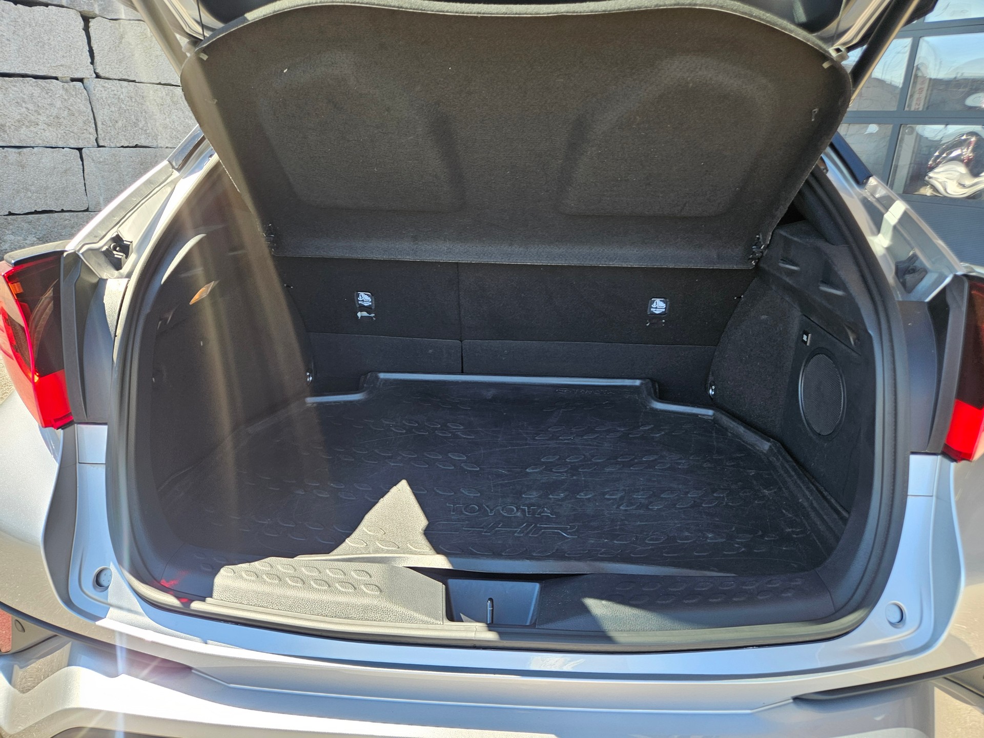 TOYOTA C-HR 2.0 HSD CVT Trend-image-14