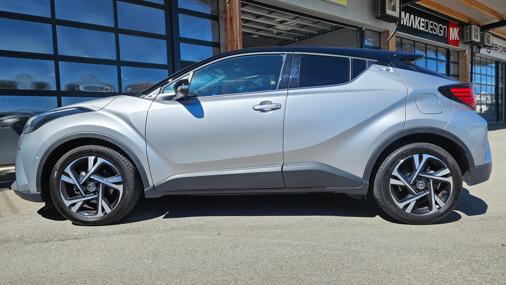 TOYOTA C-HR 2.0 HSD CVT Trend-image-3