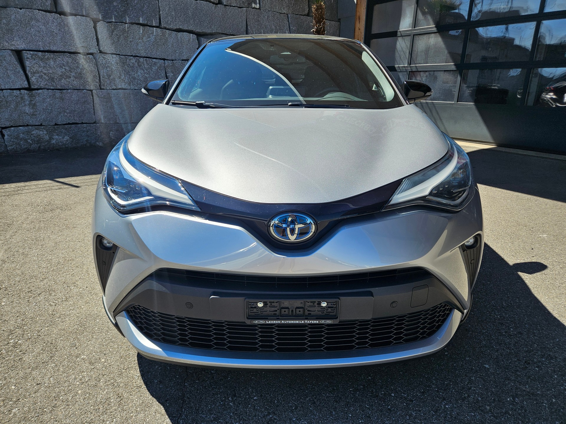 TOYOTA C-HR 2.0 HSD CVT Trend-image-1