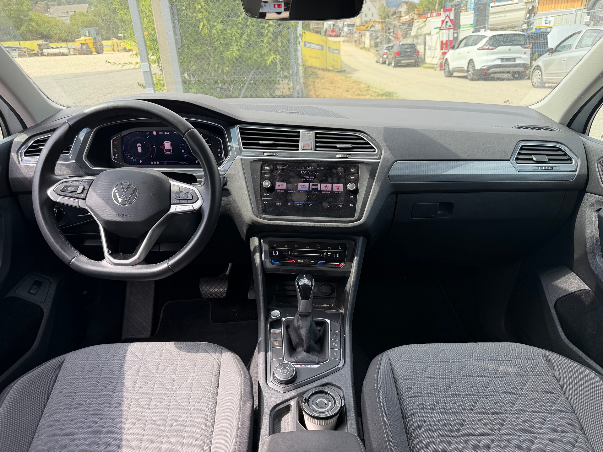 VW Tiguan 2.0 TDI SCR Life 4Motion DSG-image-4