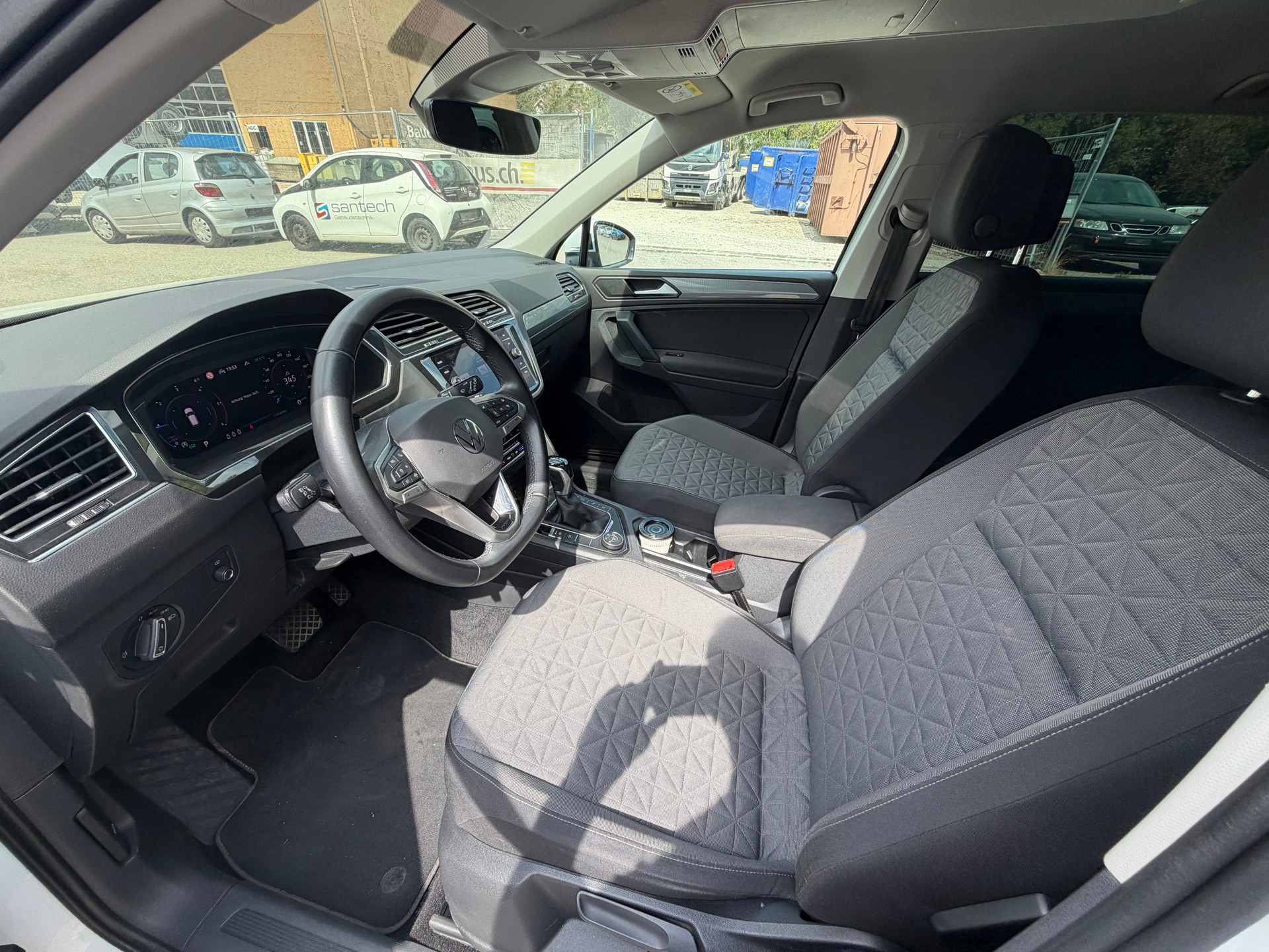 VW Tiguan 2.0 TDI SCR Life 4Motion DSG-image-7