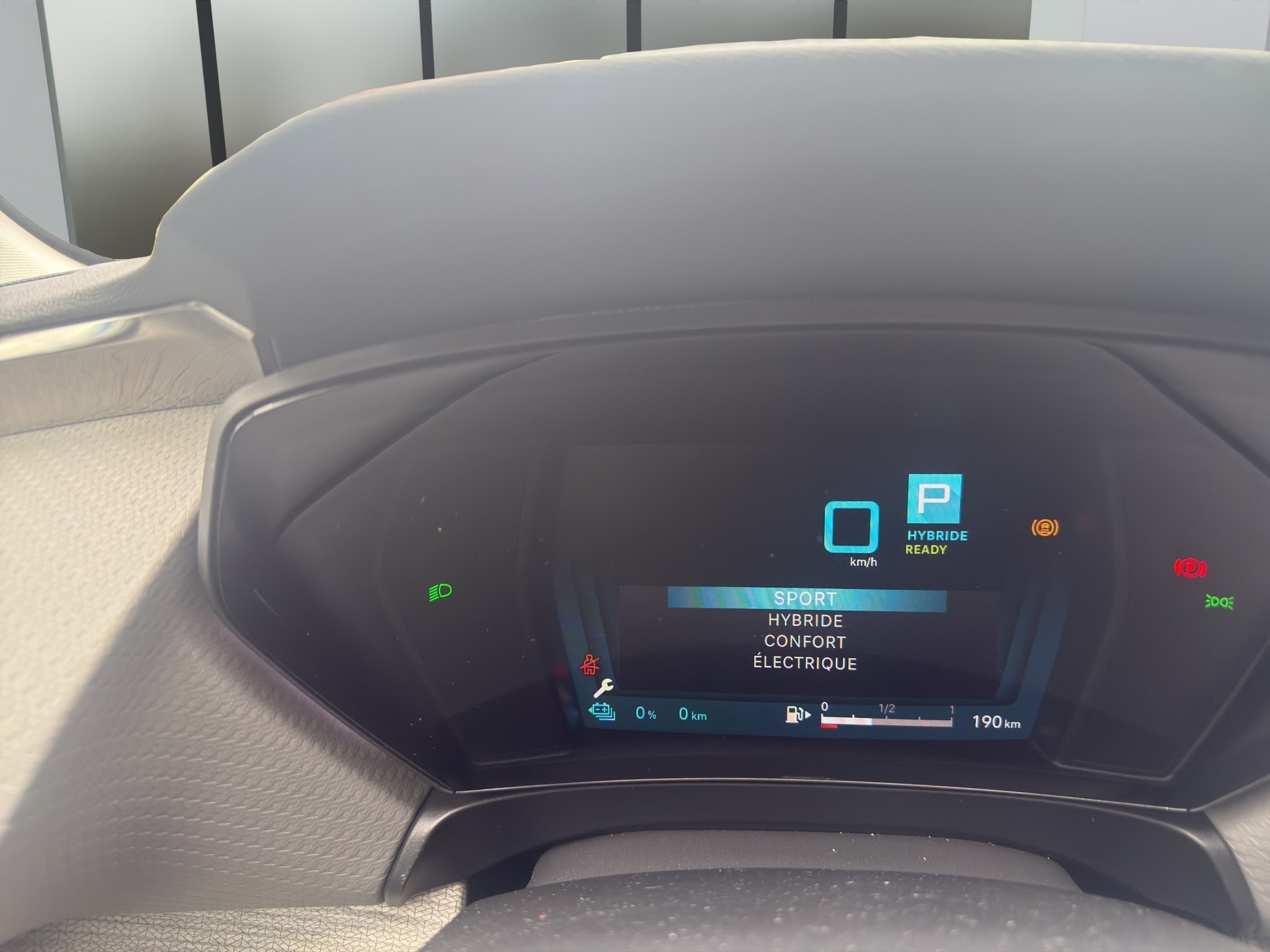 CITROEN C5 X 1.6 Plug-in Hybrid Shine Pack-image-24