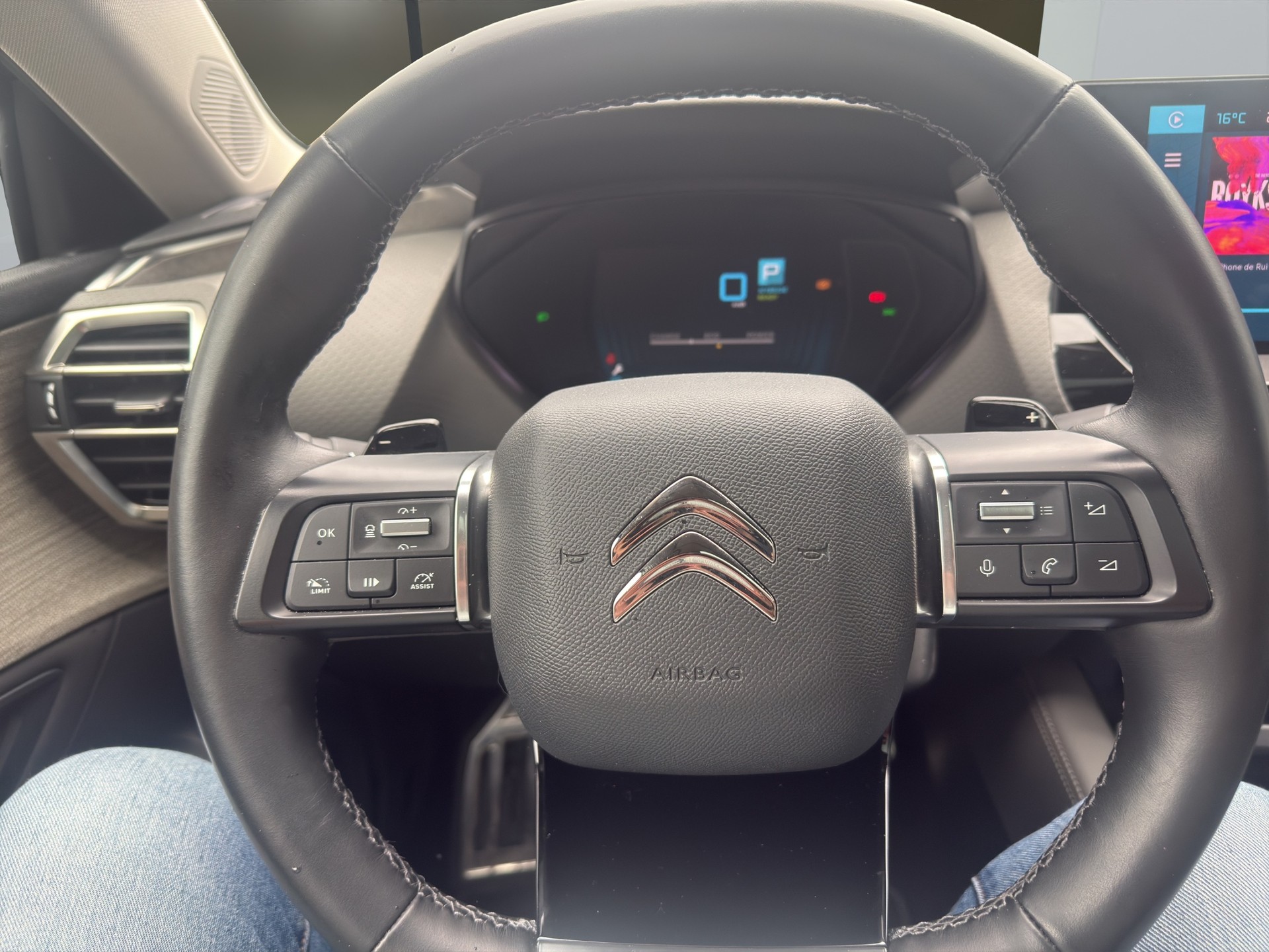 CITROEN C5 X 1.6 Plug-in Hybrid Shine Pack-image-9