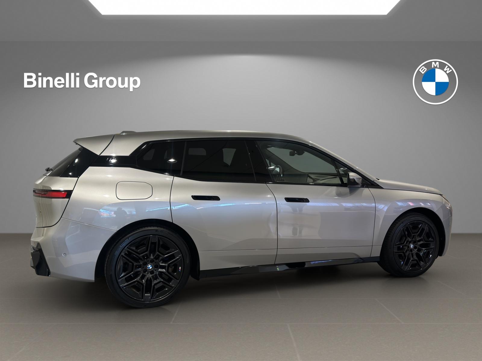 BMW iX xDrive60-image-15